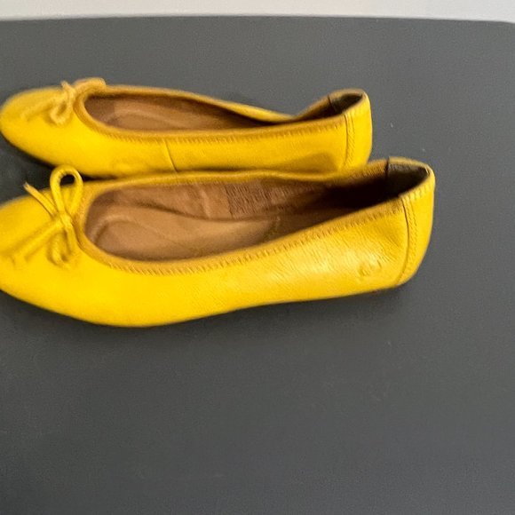 BORN Brin Leather Ballerina Bow Flats in Yellow (6) - Picture 5 of 10